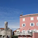 Piran, Charming Apartment Facing Sea !